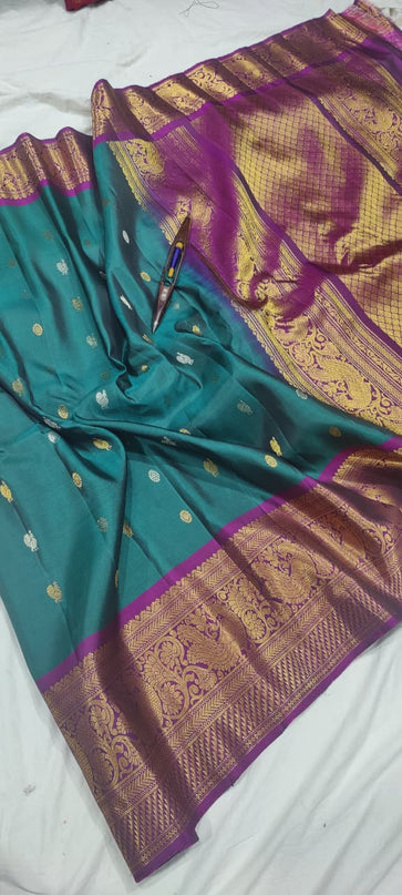 Premium Gadwal Handloom Pure Silk With Self Kanchi Border and Butta Blouse